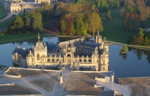 11856-vue aerienne de chantilly-Philippe HAMAIN Oise Tourisme