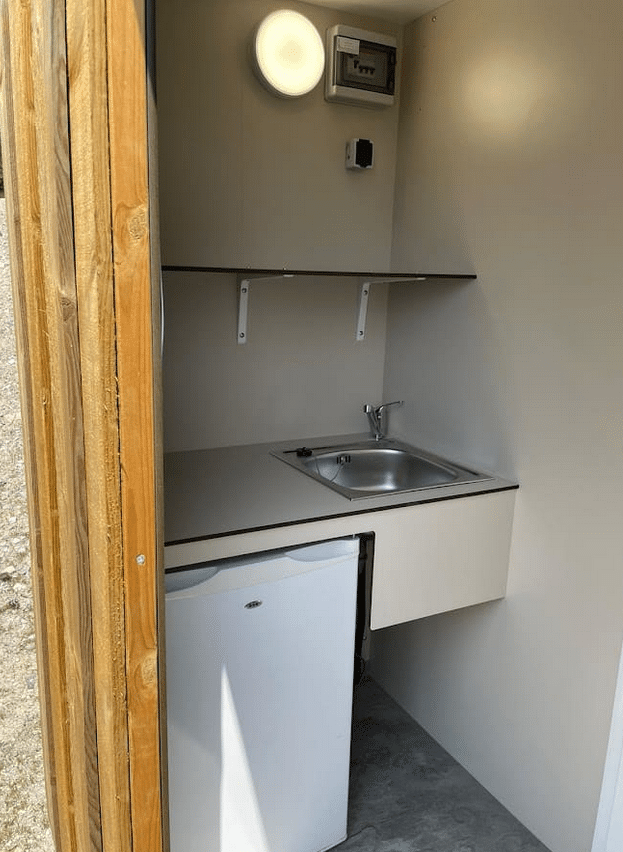 Sanitaires individuels Vulcain intérieur kitchenette