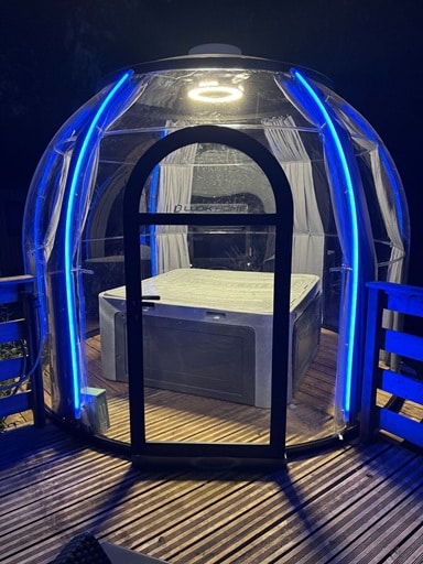 Bulle sur spa lumière bleue
